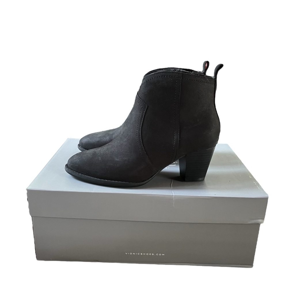 VIONIC | Raina Boot Size 6